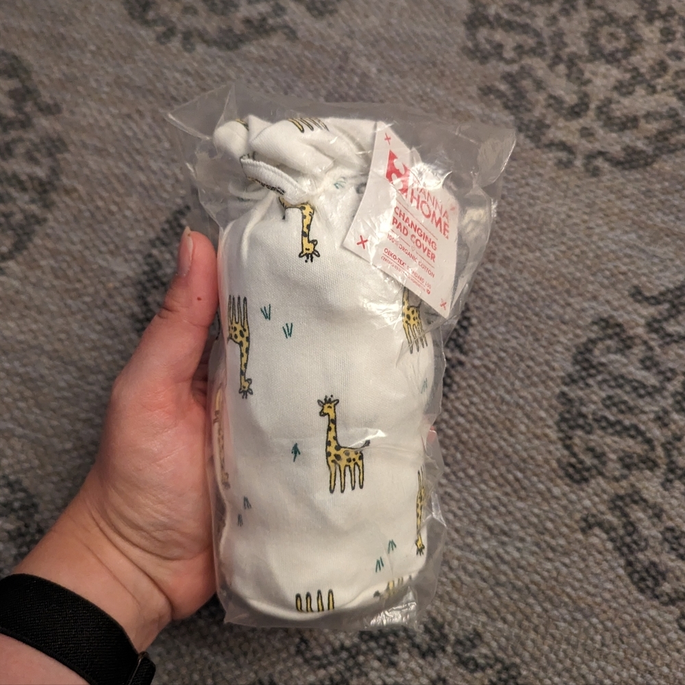 Hanna Andersson change pad cover giraffe